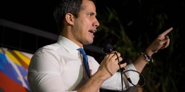 La Contraloría interpelará a Guaidó por supuestas riquezas en el exterior