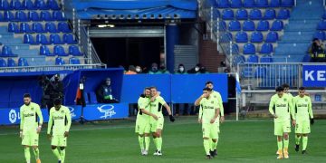 1-2. Suárez salva al líder en el minuto 90