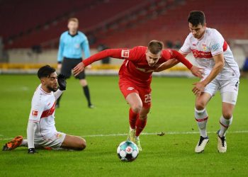 Dani Olmo mete presión al Bayern; el Leverkusen pincha