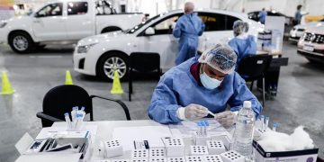 COVID-19 | América roza el millón de muertos, con 2,1 millones en todo el planeta