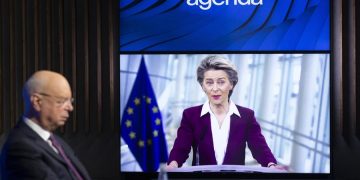 Comisión Europea pide en Davos frenar el poder de los gigantes de Internet