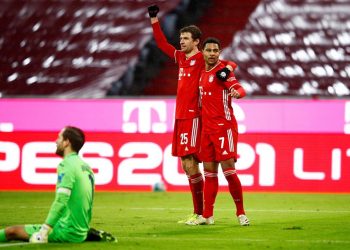 El Bayern golea al Hoffenheim y el Dortmund derrota al Augsburgo