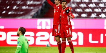 El Bayern golea al Hoffenheim y el Dortmund derrota al Augsburgo