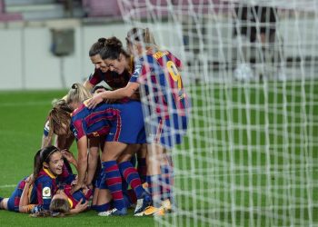 5-0. El Barça golea en el Camp Nou para continuar en lo más alto