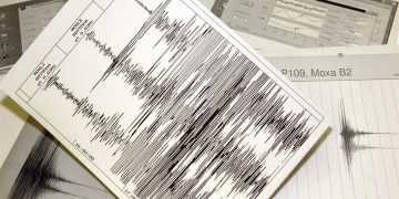 Dos fuertes seísmos muy seguidos sacuden a la Antártida y la zona central de Chile