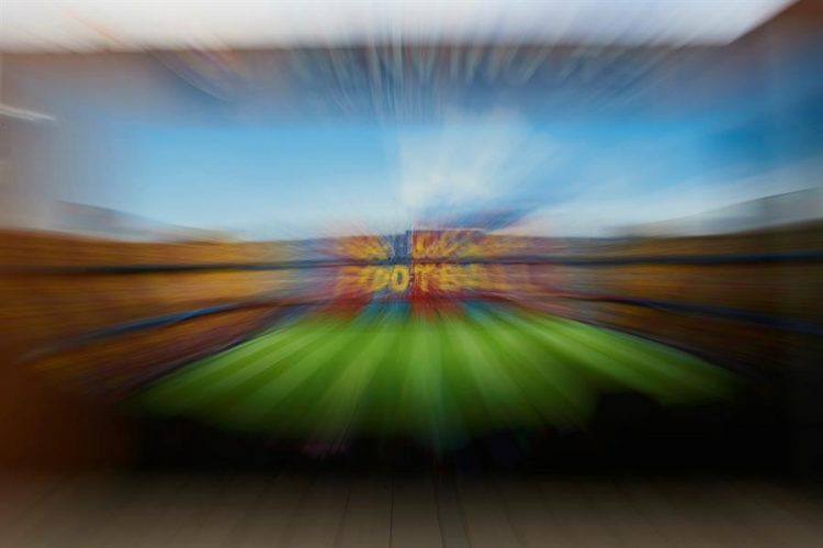 El Barcelona consiguió este 2020, por sexto año consecutivo, ser la entidad deportiva del mundo que genera más interacciones en las redes sociales, con un total de 1.603 millones de "me gustas", comentarios y comparticiones de contenido, según datos del portal de análisis Blinkfire. EFE/Alejandro García/Archivo