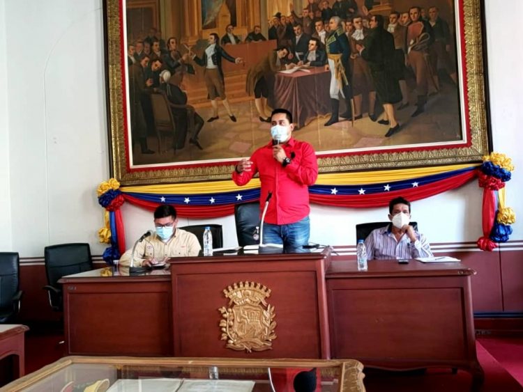 Este jueves fue instalada en el Consejo Legislativo del estado Táchira la comisión de política, presidida por el diputado Leonard Triana. Cortesía