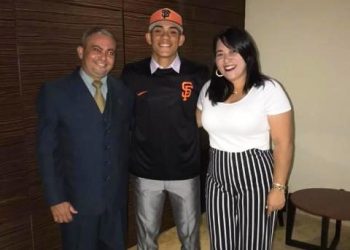 San Francisco firma a pampanense Diego Villegas