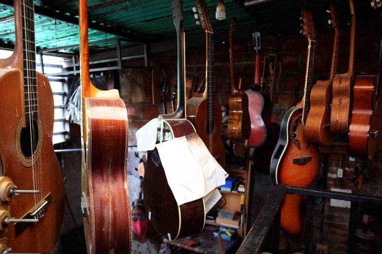 ESPECIAL/ Un salvador y creador de instrumentos en la tierra tachirense: Jhoan Chacón