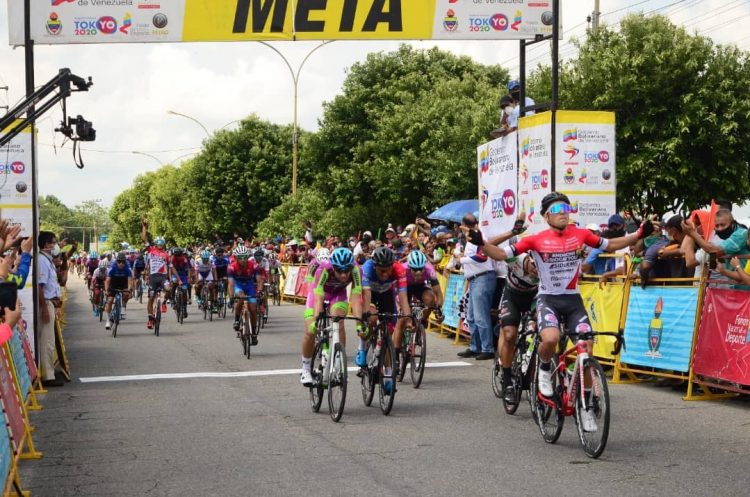 El pedalistas italiano Matteo Malucelli del equipo Androni Giovattoli Sidermec  conquistó la primera etapa de la 56 edición de  la vuelta al Táchira en Bicicleta 2021.