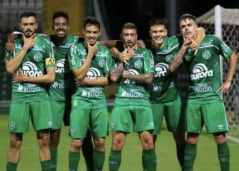 Chapecoense regresa a la Serie A de Brasil como campeón