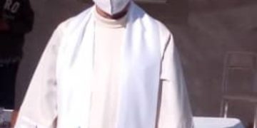 «Es un milagro de Dios que estoy vivo»: El padre Rafael Peña sobrevivió al Covid