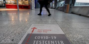 Merkel afirma que colegios y guarderías serán los primeros en reabrir