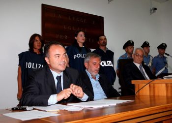 Italia da un nuevo golpe a la mafia y detiene a empresarios y políticos