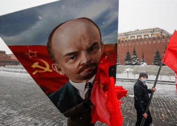 Los comunistas rusos recuerdan a Lenin en el 97 aniversario de su muerte