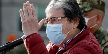 Muere por covid-19 el ministro de Defensa de Colombia, Carlos Holmes Trujillo