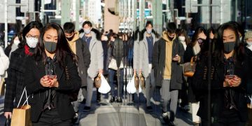 Tokio pide al Gobierno nipón declarar el estado de emergencia por el virus