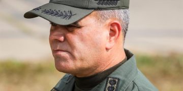 Padrino López lamenta la muerte de su par colombiano