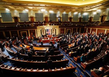 Suspenden sesión del Congreso de EEUU para debatir las objeciones al resultado electoral