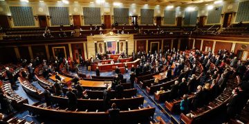 Suspenden sesión del Congreso de EEUU para debatir las objeciones al resultado electoral