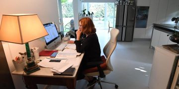 El número de empleados que puede teletrabajar varía mucho entre países