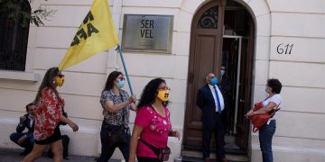 Miles se inscriben como candidatos para redactar la nueva Constitución en Chile