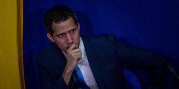 La UE dispuesta a trabajar con Juan Guaidó, pero evita tratarle como presidente electo