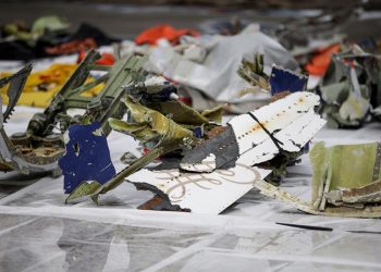 Indonesia suspende las tareas de búsqueda del Boeing 737 siniestrado