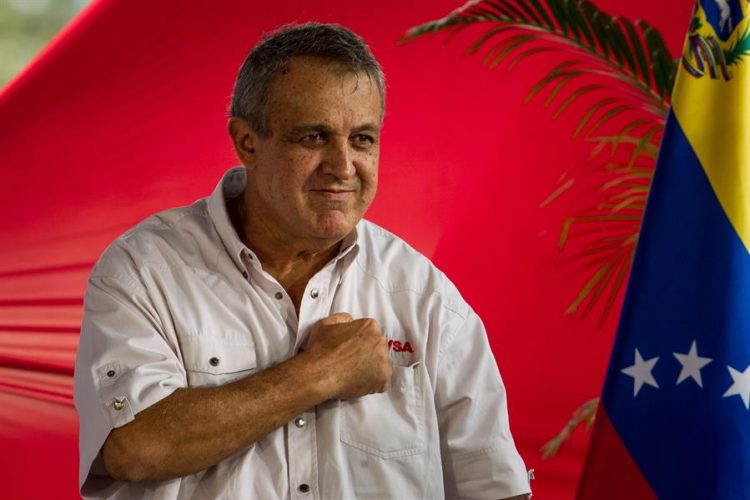 Fotografía tomada en enero de 2017 en la que se registró al entonces presidente de la Estatal de Petróleos de Venezuela (PDVSA) y ministro de Petróleo , Eulogio del Pino, en Caracas (Venezuela). EFE