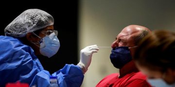 Buenos Aires comienza a testear a los docentes antes del regreso a clases