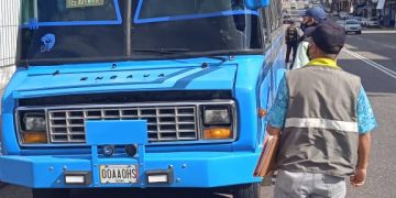 Retienen unidades de transporte público por elevado  cobro en la tarifa del pasaje urbano en San Cristóbal