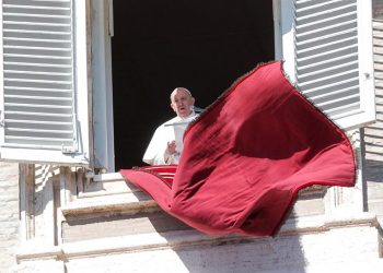 El papa introduce reducciones y penas alternativas en las leyes del Vaticano