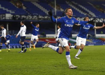 El Everton de Ancelotti elimina al Tottenham de Mourinho con locura de goles