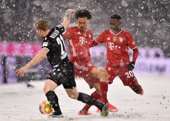 3-3. El Bayern paga la ‘resaca’ del Mundial de Clubes