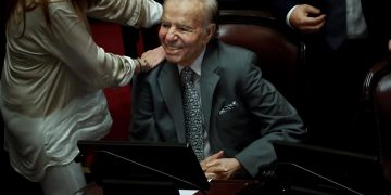 Muere Carlos Menem, el carismático presidente argentino de los frenéticos 90