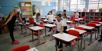 Las clases presenciales regresan en Sao Paulo tras casi un año de pandemia