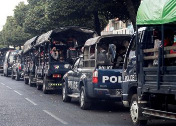 Un golpe militar aborta la frágil transición democrática de Birmania