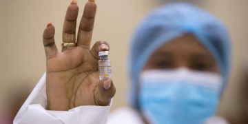 Un año de la covid-19 en América Latina, un halo de muerte y desigualdad