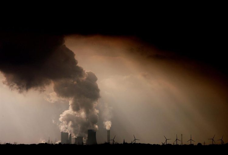Los datos de los planes presentados suponen una reducción de emisiones para 2030 de apenas el 1 % (frente a las del año 2010), cuando el Grupo Internacional de Expertos sobre Cambio Climático (IPCC) recomendaba para ese año un recorte del 45 %.