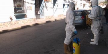 Preocupados por casos de Covid-19: Comerciantes de Boconó realizan desinfección en el casco central