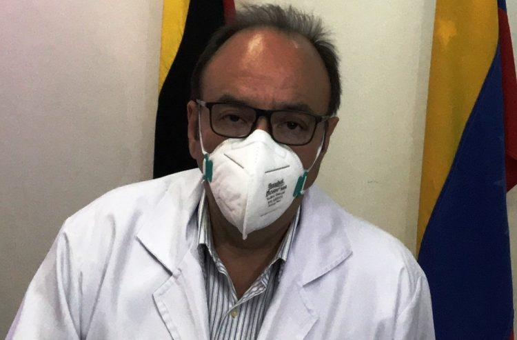Régulo Lobo, director del Hospital Central de San Cristóbal, indicó que niños integrantes de presunta familia fallecida por COVID-19 no llegaron al centro asistencial. Mariana Duque