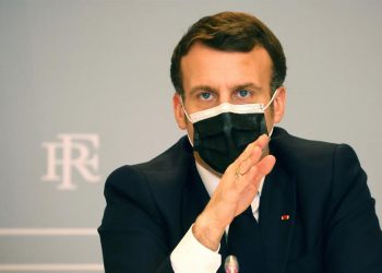 Macron defiende una mayor inversión para proteger hospitales de ciberataques