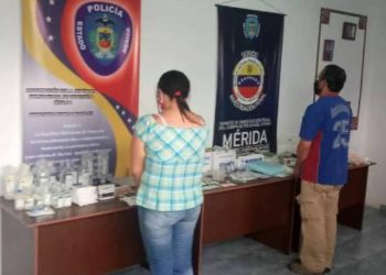 Atrapan a enfermera y su cómplice vendiendo medicamentos del IAHULA