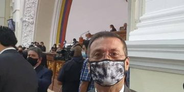 Conrado Pérez Briceño se postuló para ser rector del CNE