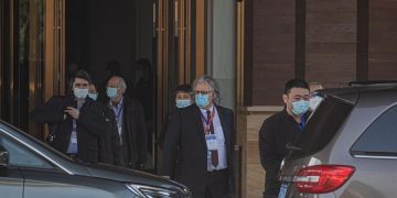 Los investigadores de OMS visitan dos centros de control de enfermedades en Wuhan