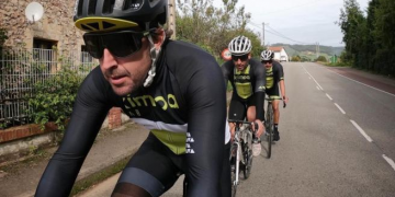 Fernando Alonso hospitalizado por ser atropellado en bicicleta