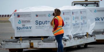 Rusia registra su tercera vacuna anticovid, la CoviVac
