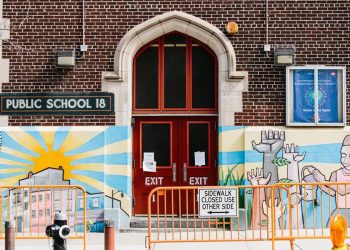 Nueva York reanudará la educación presencial en la escuela secundaria pública
