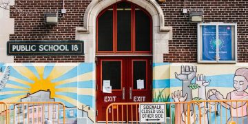 Nueva York reanudará la educación presencial en la escuela secundaria pública