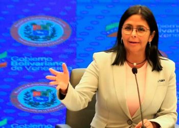 Extienden semana de flexibilización y comienza primera fase de la vacunación contra el Covid-19